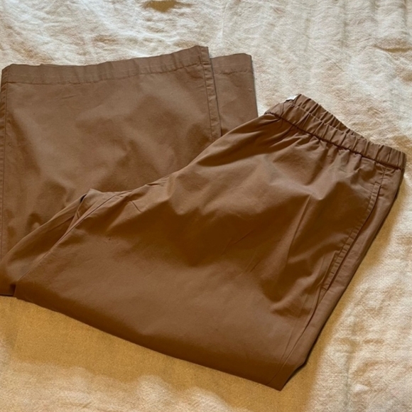 Eileen Fisher Organic Cotton Stretch Poplin Cropped Pants, Petite Large. - Picture 5 of 9